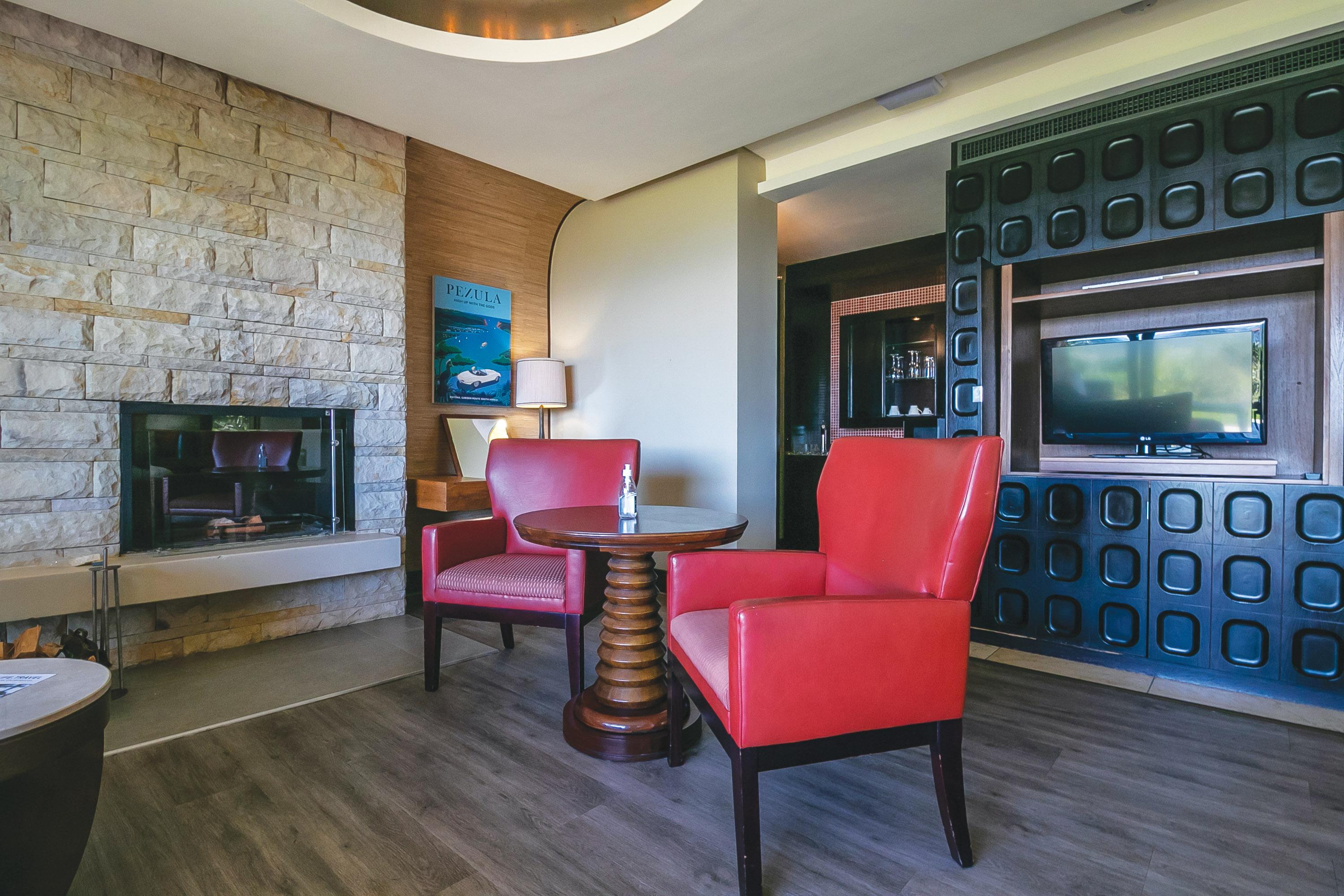 Pezula Nature Retreat Knysna Luaran gambar A suite at the hotel