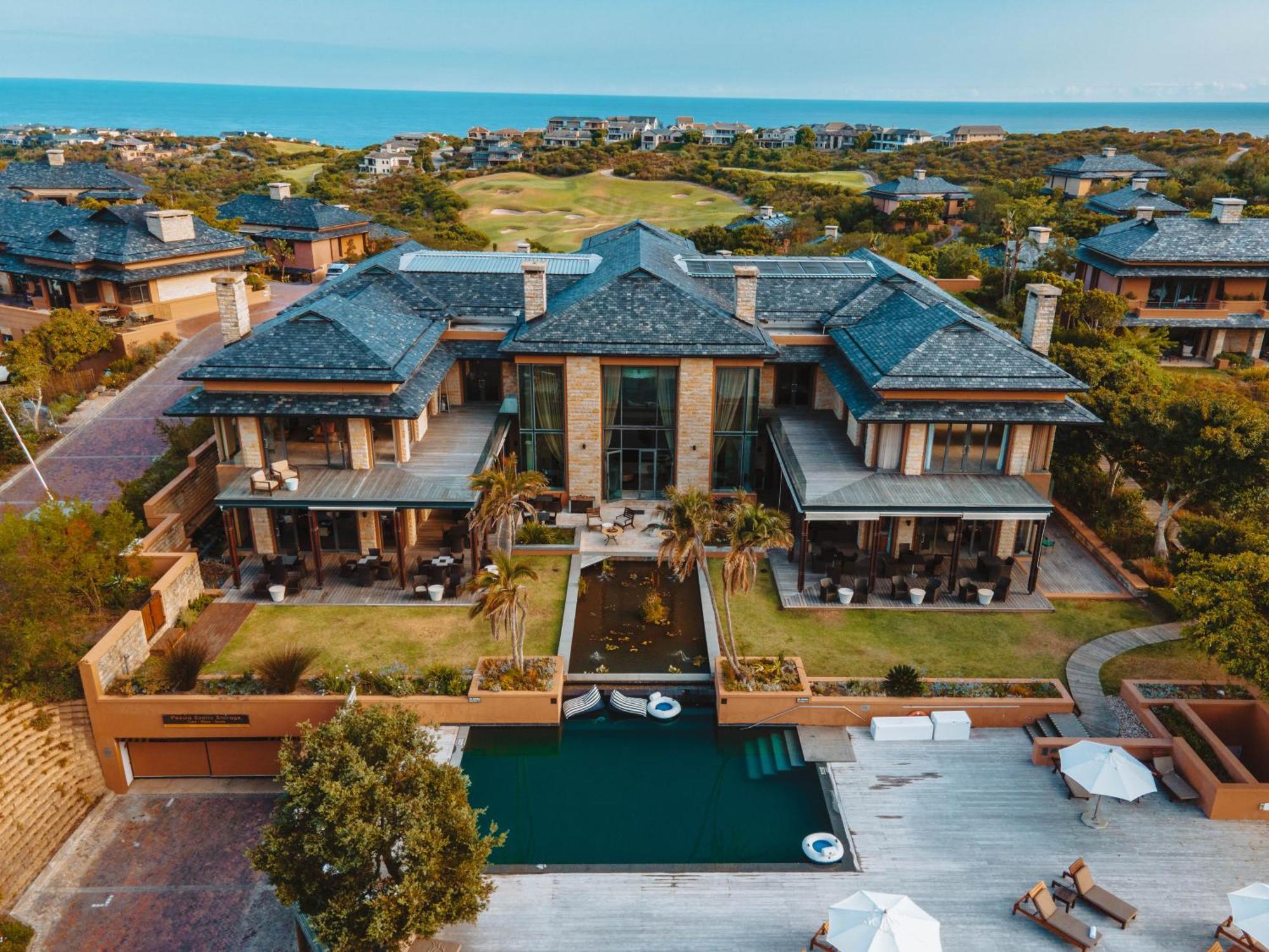Pezula Nature Retreat Knysna Luaran gambar A villa at the Pearl Valley golf estate