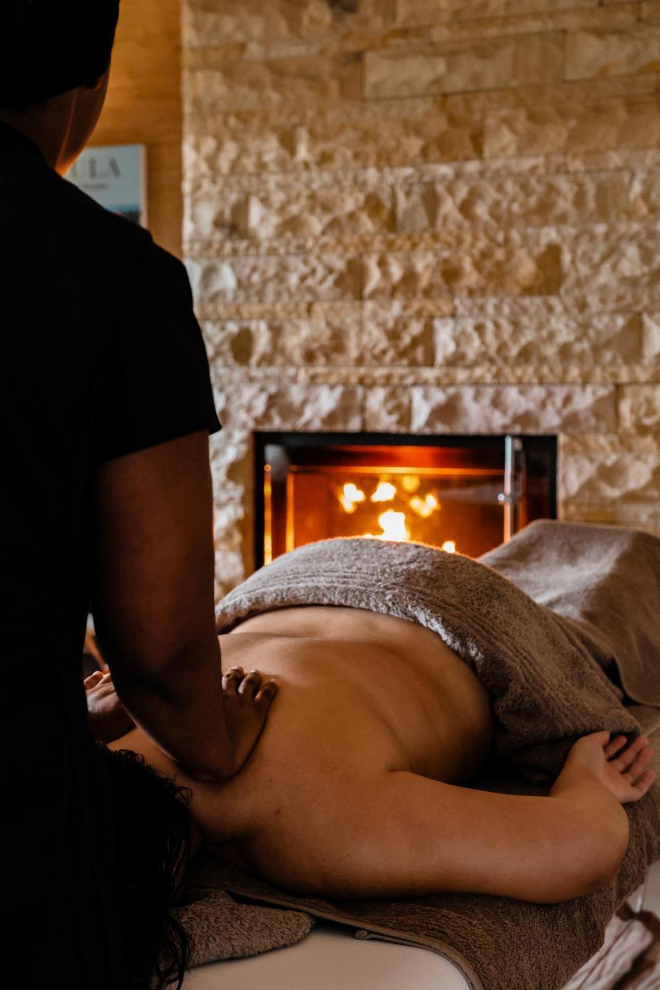 Pezula Nature Retreat Knysna Luaran gambar A massage