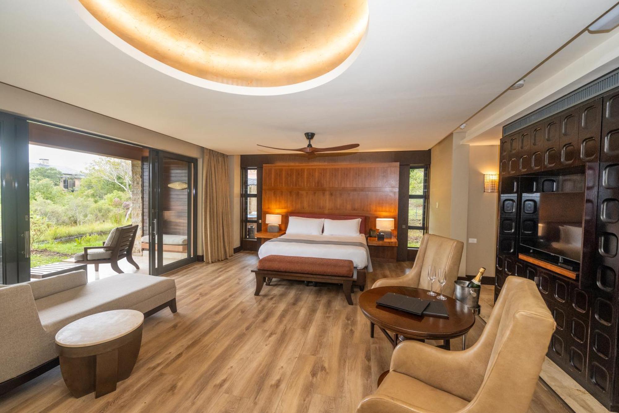 Pezula Nature Retreat Knysna Luaran gambar A bedroom at the hotel