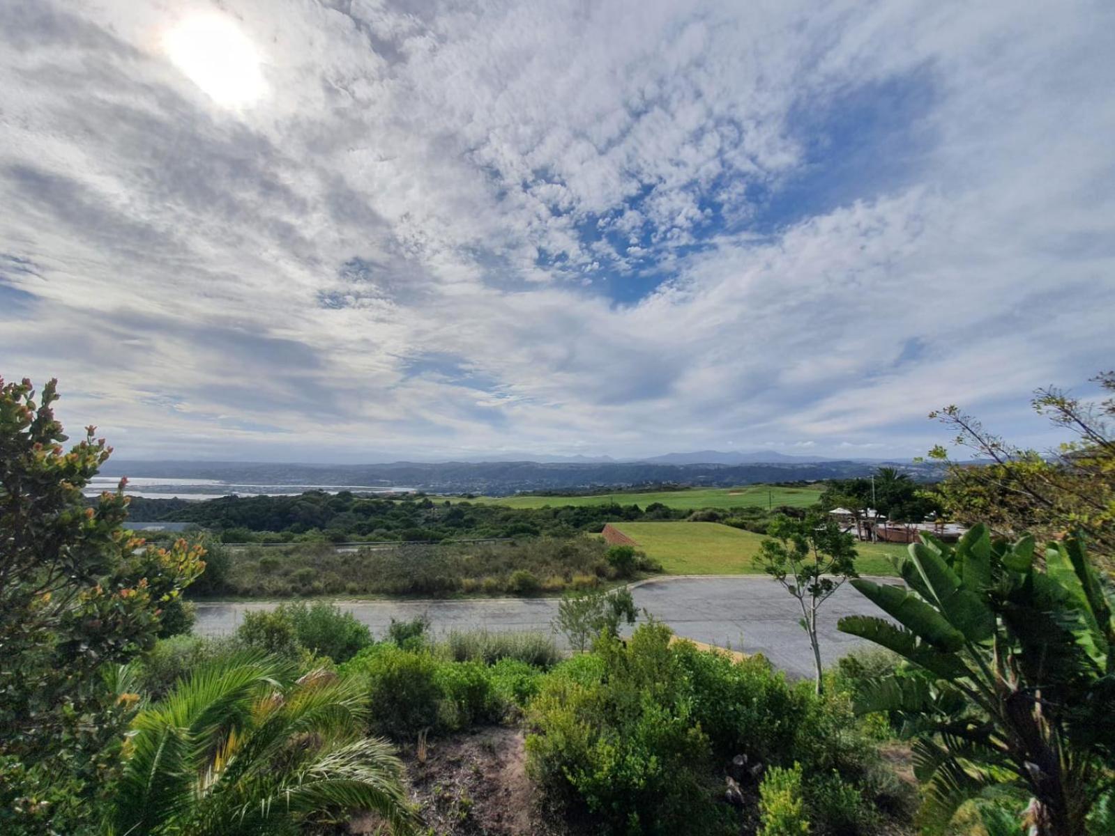 Pezula Nature Retreat Knysna Bilik gambar View of the N2 highway from the top of the hill